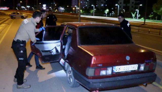 Muayenesiz ve sigortasız araçla polisten kaçtı! Yakalanınca söyledikleri şaşırttı