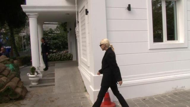 Ev hapsi kaldırılan Gülşen karakola giderek 4. imzasını verdi Ev hapsi kaldırılan Gülşen karakola giderek 4. imzasını verdi