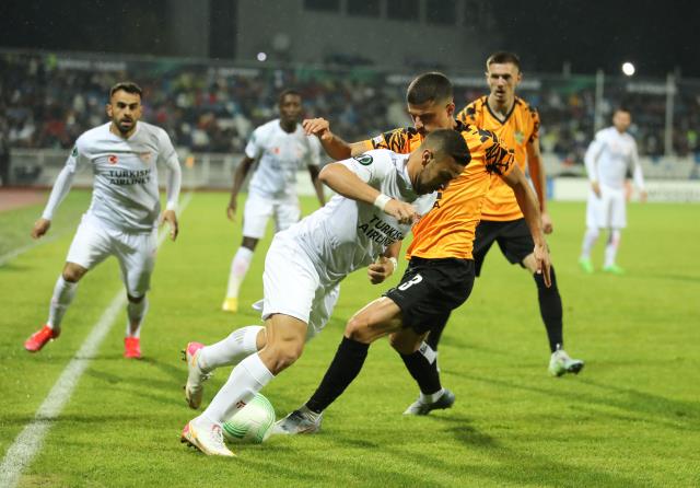 Avrupa Ligi'nde lider! Sivasspor, Kosova'dan 3 puanla dönüyor Avrupa Ligi'nde lider! Sivasspor, Kosova'dan 3 puanla dönüyor