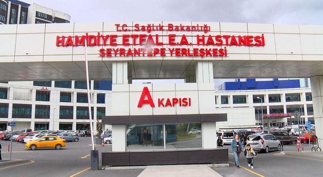 Hastaneye rapor almaya giden motokurye 4 güvenlik görevlisini bıçakladı Hastaneye rapor almaya giden motokurye 4 güvenlik görevlisini bıçakladı