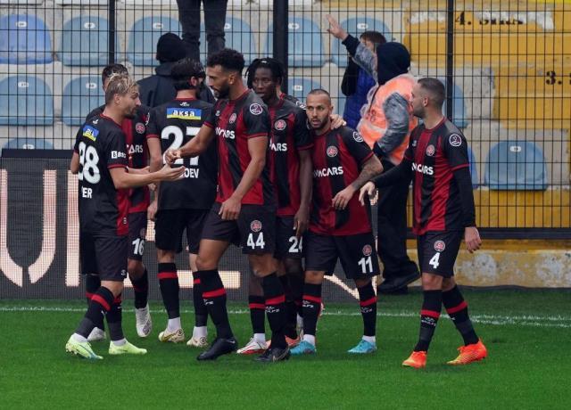 Pirlo, Volkan Demirel'i üzdü! Fatih Karagümrük 5 maç sonra galibiyeti hatırladı