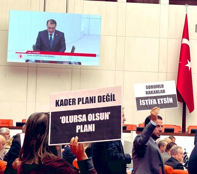 Enerji Bakanı Dönmez: 41 işçimizin hayatını kaybettiği maden ocağında ağustosta yapılan denetimde sorun tespit edilmedi