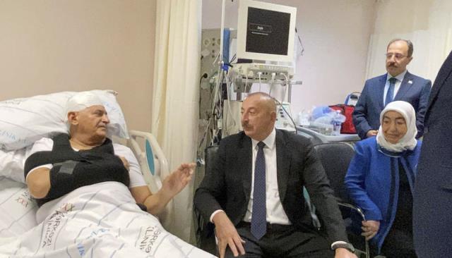 Azerbaycan'da trafik kazası geçiren Binali Yıldırım'ın son hali objektiflere yansıdı Azerbaycan'da trafik kazası geçiren Binali Yıldırım'ın son hali objektiflere yansıdı