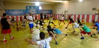 Güreşçiler kısıtlı imkanlarla şampiyonalara hazırlanıyor
