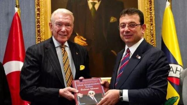 Ali Koç ve Ekrem İmamoğlu bir araya geldi! Tüm gözler İBB Başkanı'nın kravatına çevrildi Ali Koç ve Ekrem İmamoğlu bir araya geldi! Tüm gözler İBB Başkanı'nın kravatına çevrildi