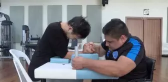 Sağından soluna dönerse mucize denilen engelli genç şampiyonluğa hazırlanıyor
