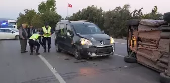 Bursa'da trafik kazası ihbarı üzerine olay yerine giden haber muhabiri, kazaya karışan sürücünün ağabeyi olduğunu görünce büyük şok yaşadı