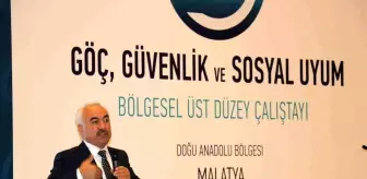 Bakan Yardımcısı Ersoy: 'Biz, birilerinin yaptığı gibi Ege Denizi'nde botlarını şişleyip, çocukları soğuk sularda ölüme mahkum edemezdik'