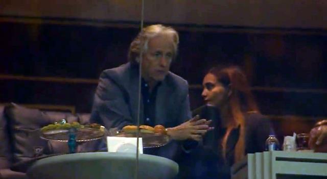 Keyfine diyecek yok! Lider Fenerbahçe'nin hocası Jorge Jesus derbiyi çay içerek yerinde izledi Keyfine diyecek yok! Lider Fenerbahçe'nin hocası Jorge Jesus derbiyi çay içerek yerinde izledi