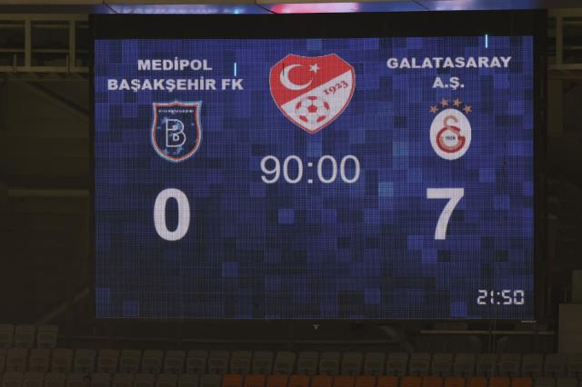 Tarihi galibiyet sonrası Galatasaray'dan Başakşehir'e çok konuşulacak 'Mavi tik' göndermesi Tarihi galibiyet sonrası Galatasaray'dan Başakşehir'e çok konuşulacak 'Mavi tik' göndermesi