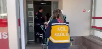 Kaldırımda yürürken üzerine 1 metrelik demir düştü