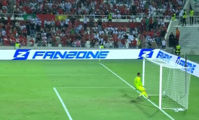 Yok artık, kimsede akıl bırakmadı! Beşiktaş'la anılan Ziyech, orta sahanın gerisinden gol attı