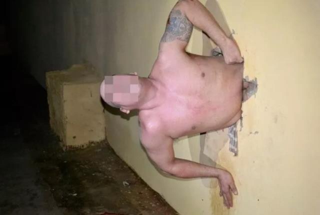 Acı çığlığa koşan gardiyanlar, manzarayı gördüğünde gülme krizine girdi
