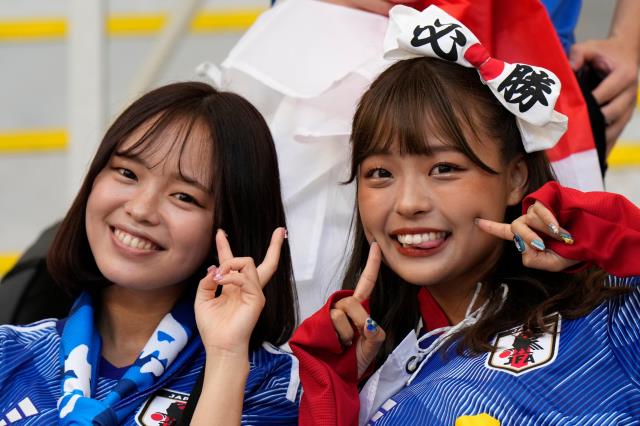 Dünya Kupası'nda maçın önüne geçen olay! Japonları görenler tribünden gözünü alamadı Dünya Kupası'nda maçın önüne geçen olay! Japonları görenler tribünden gözünü alamadı