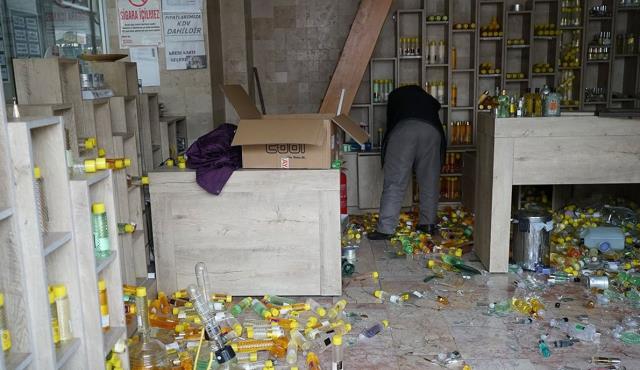 Düzce depreminde de gözler önüne serildi! Sabitlenmeyen eşyalar yaralanmalara ve kaçış yollarının kesilmesine neden oldu Düzce depreminde de gözler önüne serildi! Sabitlenmeyen eşyalar yaralanmalara ve kaçış yollarının kesilmesine neden oldu