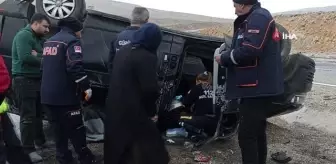 Sivas'ta minibüsün takla atması sonucu meydanda gelen trafik kazasında 4 kişi yaralandı