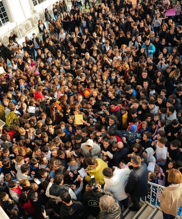 Sefo 'Başkan olursam Sefo'yu getireceğim' diyen çocuk hayranının vaadini yerine getirdi