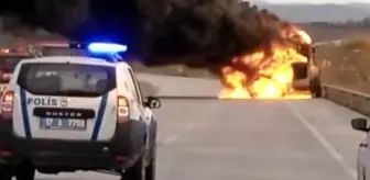 Çanakkale'de seyir halindeki greyder alev alev yandı