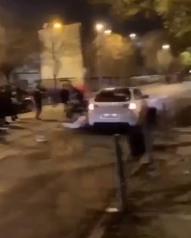 Gözü dönen Fransız, arabasını Faslı taraftarların üzerine sürdü! Bir çocuk ezilerek can verdi