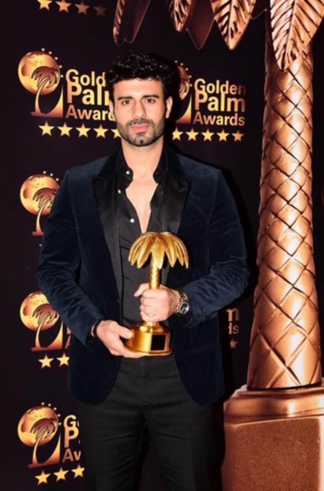 Canım Annem'in Ramo'su Emre Atılgan, Golden Palm Awards'ta 'Yılın Çıkış Yapan Erkek Oyuncusu' ödülünü aldı