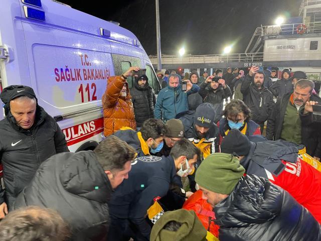 Sinop açıklarında 17 personelin bulunduğu kuru yük gemisinde yangın çıktı: 10'u ağır 16 yaralı, kaptan kayıp