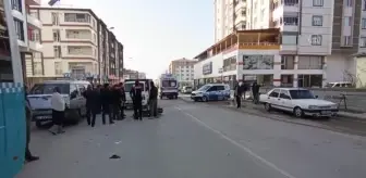 KAHRAMANMARAŞ - Otomobille çarpıştıktan sonra otobüsün altında kalan motosiklet sürücüsü yaralandı
