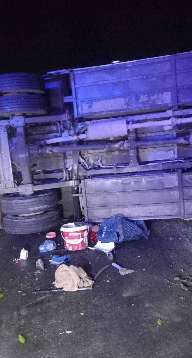 Tarım işçilerini taşıyan midibüs devrildi, 14 kişi yaralandı