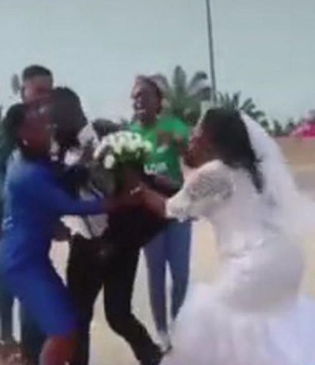 Damat, düğün ortasında aldığı bilginin ardından apar topar gelini terk etti