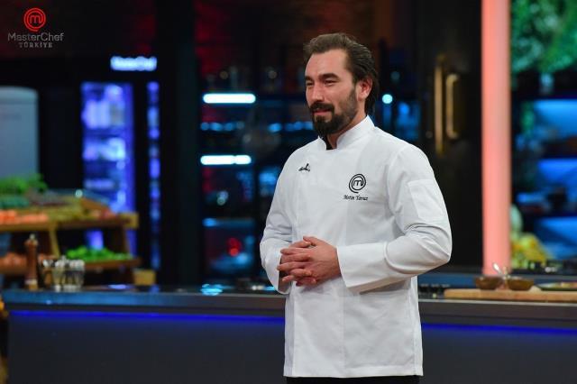 MasterChef Türkiye'de final heyecanı! 2. şef gömleğinin sahibi Ayaz oldu