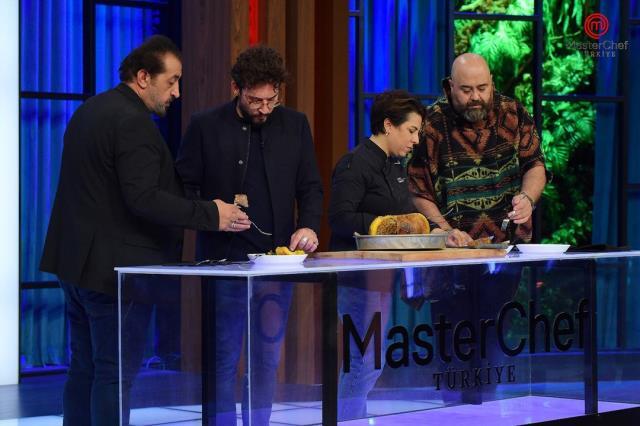 MasterChef Türkiye'de final heyecanı! 2. şef gömleğinin sahibi Ayaz oldu