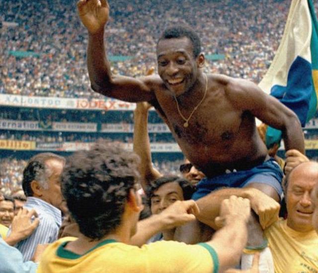 Futbol efsanesi Pele hayata gözlerini yumdu
