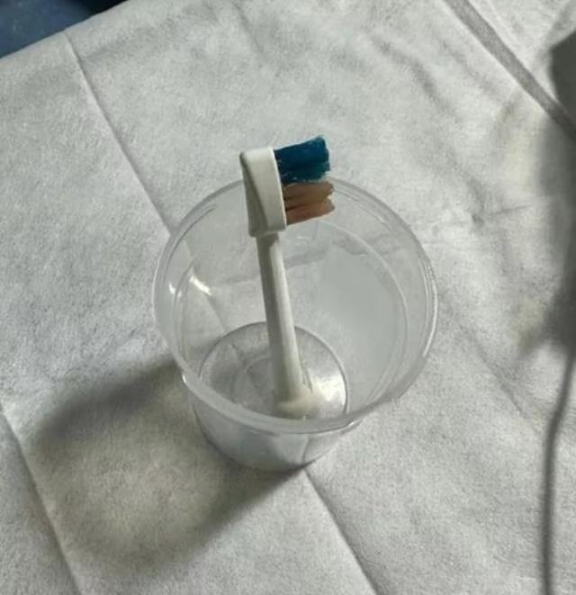 Korkunç ağrılarla hastaneye giden çocuğun röntgenine bakan doktorlar, anne babasına kızdı