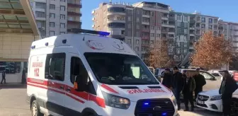 Devrilen traktörün altında kalan kişi öldü