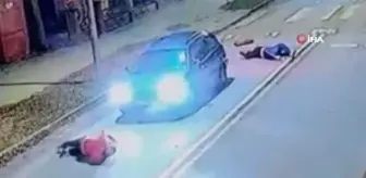Dikkatsiz sürücü yaya geçidindeki çifte çarptı, köpeklerini ezdi
