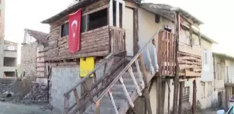 İşlettikleri restoranda sahte içki üretip sattıkları iddiasıyla 2 kişi yakalandı