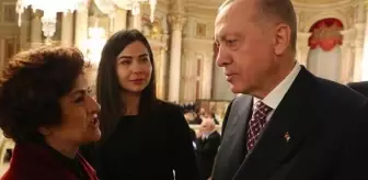 Cumhurbaşkanı Erdoğan'a şarkı yapan ünlü sanatçı Şükriye Tutkun, AK Parti'den milletvekili adaylığını resmen ilan etti