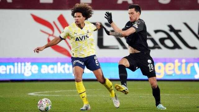 Fenerbahçe, Süper Lig'in 20. haftasında Ümraniyespor'u deplasmanda 2-1'lik skorla mağlup etti