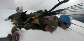 Artvin'de kar üzerinde yamaç paraşütü nefes kesti