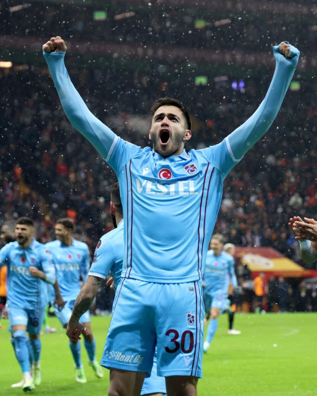 Maxi Gomez, Trabzonspor'un Süper Lig tarihinde Galatasaray'a attığı en erken golü kaydetti