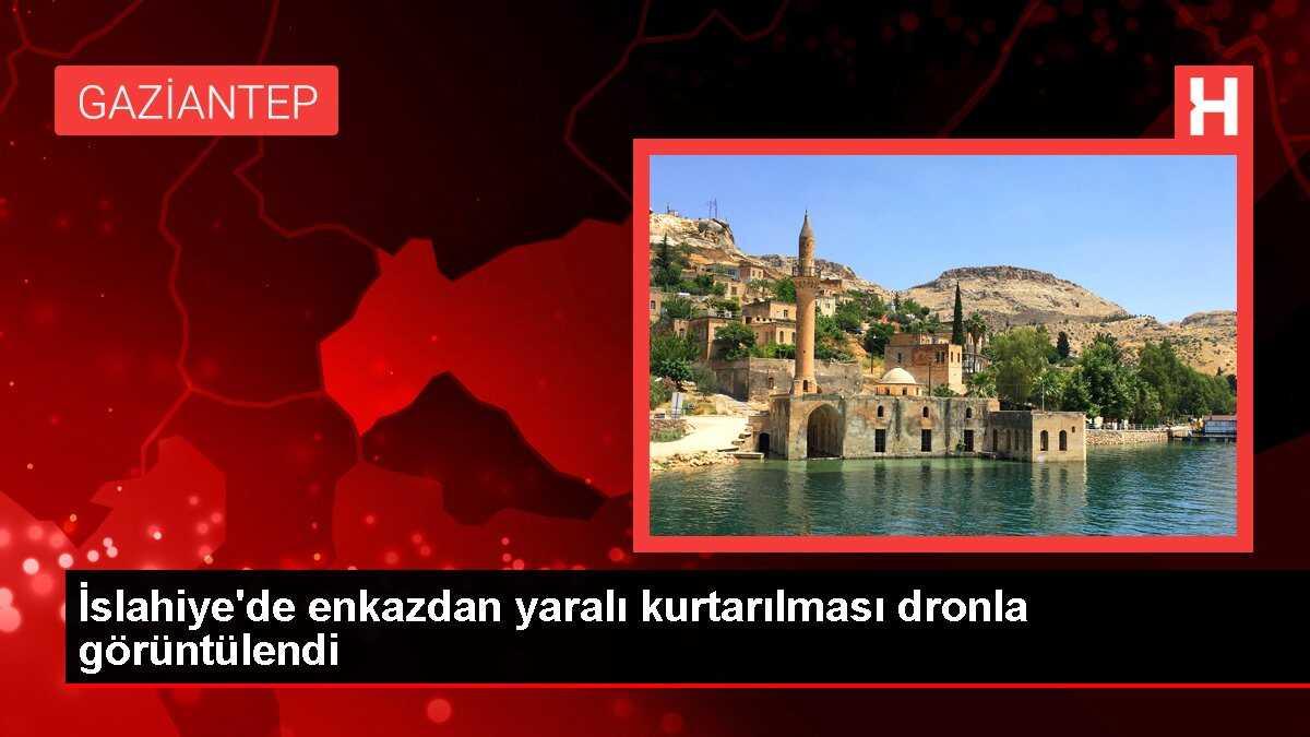 İslahiye'de enkazdan yaralı kurtarılması dronla görüntülendi