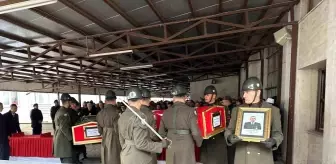 Enkaz altında can veren Uzman Çavuş ve 12 yaşındaki oğlu Kızılcahamam'da toprağa veridi