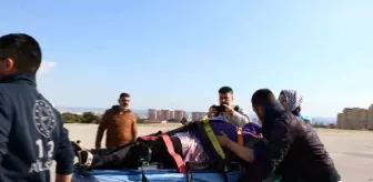 Enkazdan çıkarılan 8 aylık hamile kadın helikopterle Mersin'e getirildi