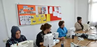 Didim'de misafir edilen depremzede çocuklara eşofman desteği