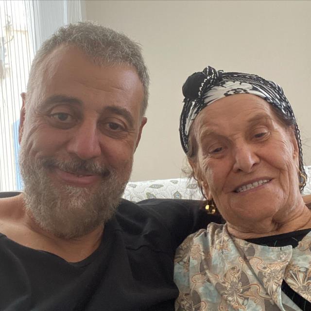 Hamdi Alkan'ın annesi hayatını kaybetti