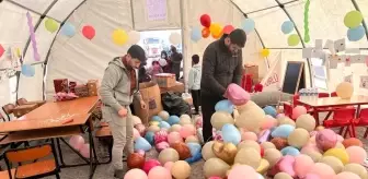 Depremzede çocukların yüzünde bir tebessüm olmak için Trabzon'dan geldiler