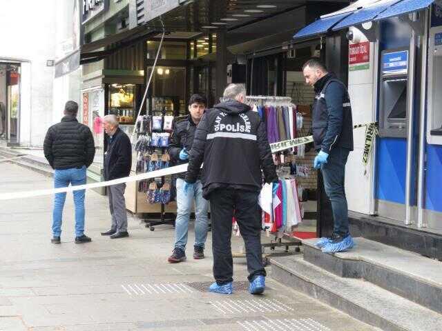 Oyuncak silahla banka soyan hırsız, kısa sürede paralarla birlikte yakalandı