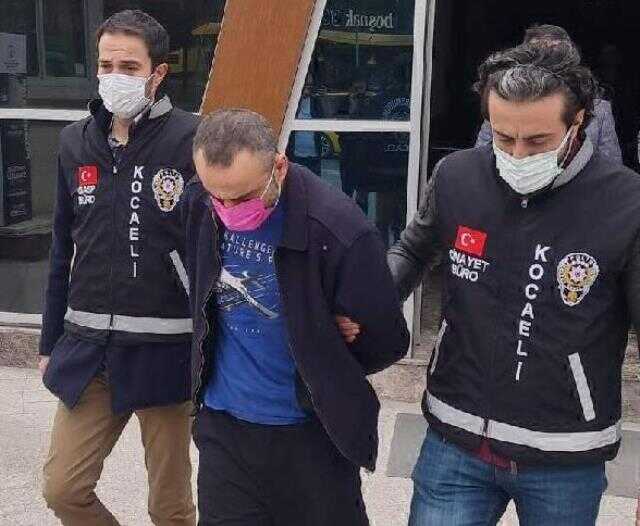 Eşini sokak ortasında bıçaklayarak öldüren sanık: Bize büyü yapıldı, asılmak istiyorum Eşini sokak ortasında bıçaklayarak öldüren sanık: Bize büyü yapıldı, asılmak istiyorum