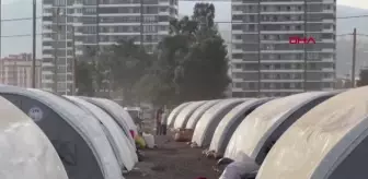İskenderun'da kuvvetli rüzgar; depremzedelerin çadırları yıkıldı