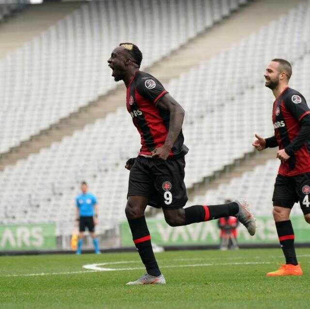7 gollü maçta Diagne alev aldı! Fatih Karagümrük, namağlup serisini Sivas karşısında devam ettirdi