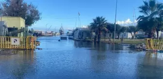 Deniz seviyesinin yükseldiği İskenderun'da balıkçı barınağı su altında